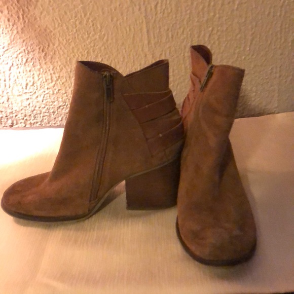 Shoes - Picture 2 of 2